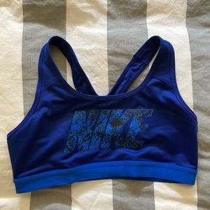 Nike graphic medium support sports bra size M